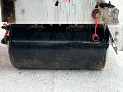 International LT625 Air Tank