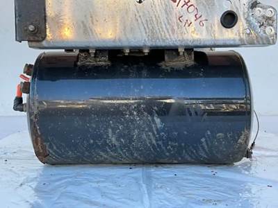 International LT625 Air Tank