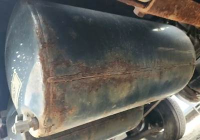 International LT625 Air Tank