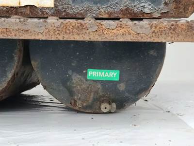 International LT625 Air Tank