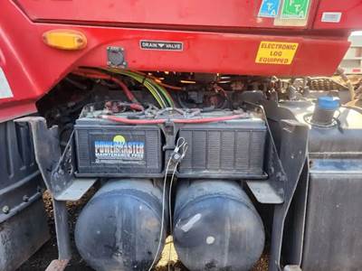 International LT625 Air Tank