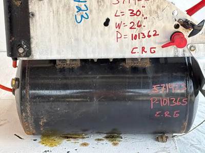 International LT625 Air Tank