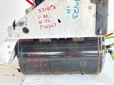 International LT625 Air Tank