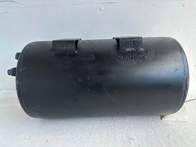 International LT625 Air Tank