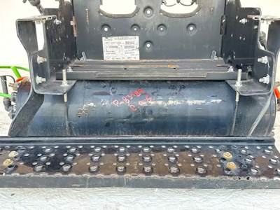 International MV607 Air Tank