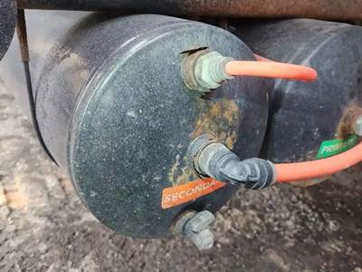 International MV607 Air Tank