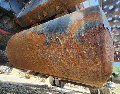 International RH613 Air Tank