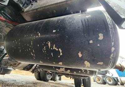 International RH613 Air Tank
