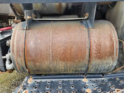 International WorkStar 7400 Air Tank
