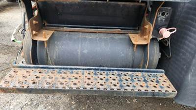 International WorkStar 7600 Air Tank