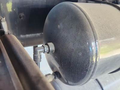 Kenworth K370 Air Tank