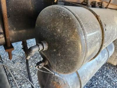 Kenworth K370 Air Tank