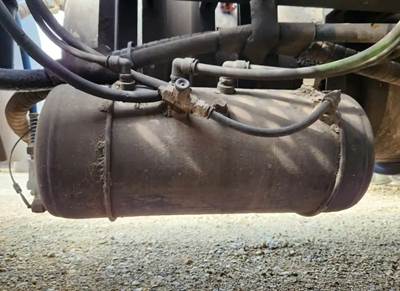 Kenworth T880 Air Tank