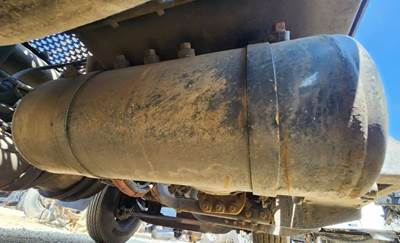 Kenworth T880 Air Tank