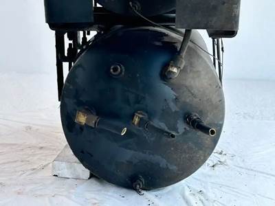 Mack Granite CV713 Air Tank for a 2004 Mack CV713 Granite