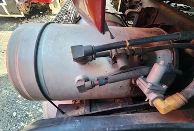 Mack Granite CV713 Air Tank for a 2005 Mack CV713 Granite