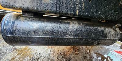 Mack Granite GU533 Air Tank for a 2018 Mack GU533