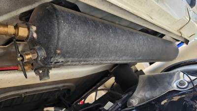 Mack Pinnacle Air Tank