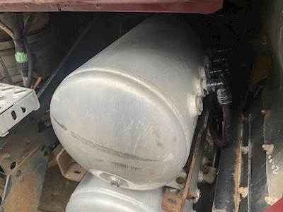 Mack Pinnacle CHU613 Air Tank for a 2010 Mack CHU613