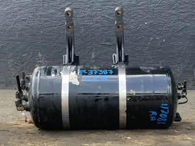 Mack Pinnacle CHU613 Air Tank for a 2014 Mack CHU613