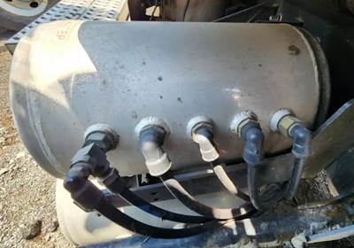 Mack Pinnacle CHU613 Air Tank for a 2017 Mack CHU613