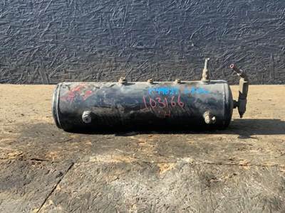 Mack Pinnacle CXU612 Air Tank for a 2012 Mack CXU612