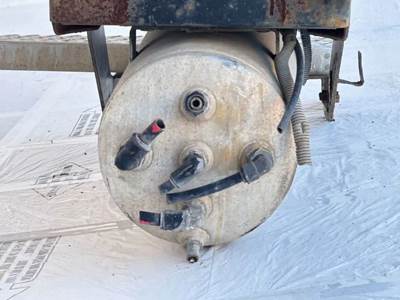 Mack Pinnacle CXU613 Air Tank for a 2016 Mack CXU613