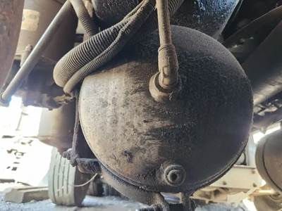 Mack RD688S Air Tank