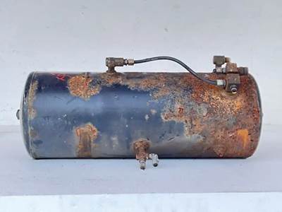Mitsubishi FM617 Air Tank