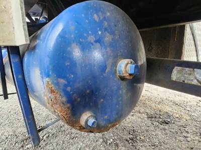 Peterbilt 337 Air Tank