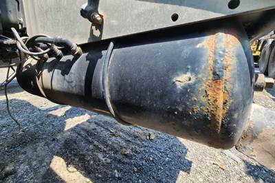Peterbilt 348 Air Tank