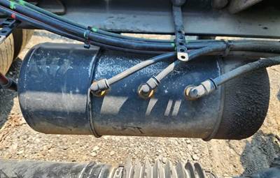 Peterbilt 348 Air Tank