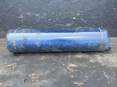Peterbilt 365 Air Tank