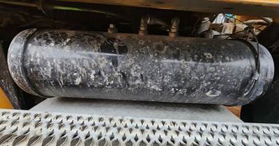 Peterbilt 365 Air Tank