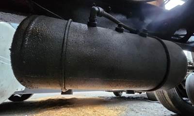 Peterbilt 365 Air Tank