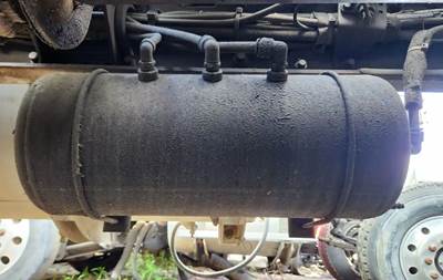 Peterbilt 365 Air Tank