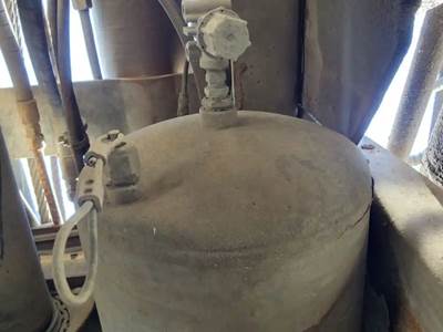 Peterbilt 367 Air Tank