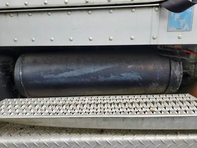 Peterbilt 379 Air Tank