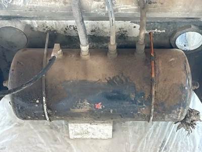 Peterbilt 379 Air Tank