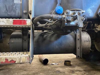 Peterbilt 385 Air Tank