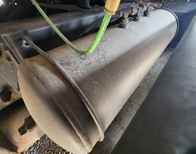 Peterbilt 387 Air Tank