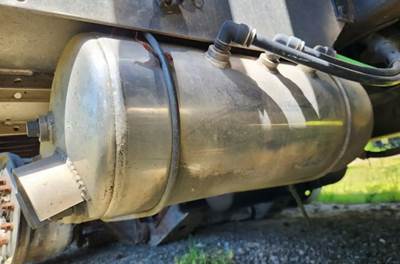 Peterbilt 389 Air Tank
