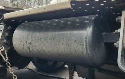 Peterbilt 579 Air Tank