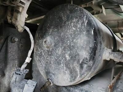 Peterbilt 579 Air Tank