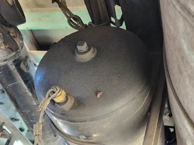 Peterbilt 579 Air Tank