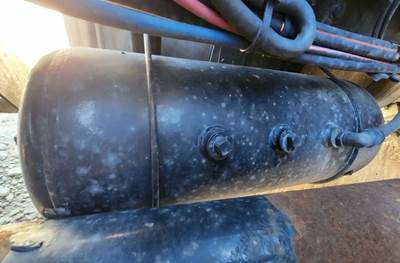 Peterbilt 579 Air Tank