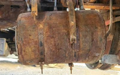 Sterling L7500 Air Tank