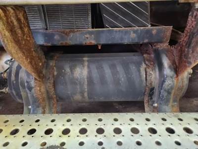 Sterling L7500 Air Tank