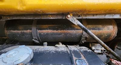 Sterling L7500 Air Tank