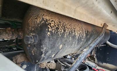 Sterling L8500 Air Tank